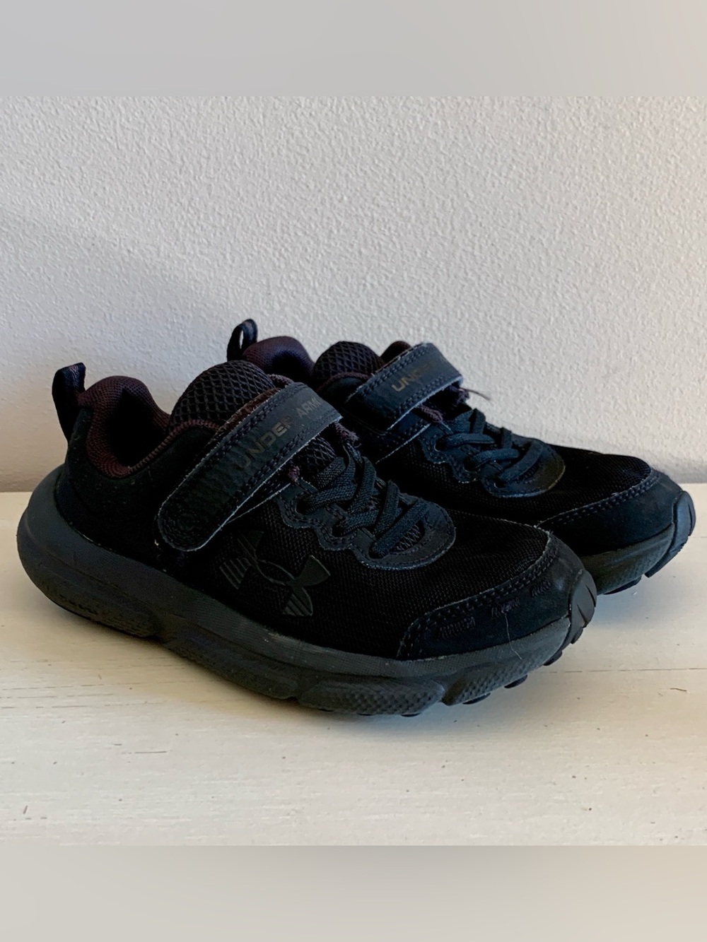 Under Armour Kids Assert Running Shoes – Little Kids Size 1 (1Y) Black Sneakers